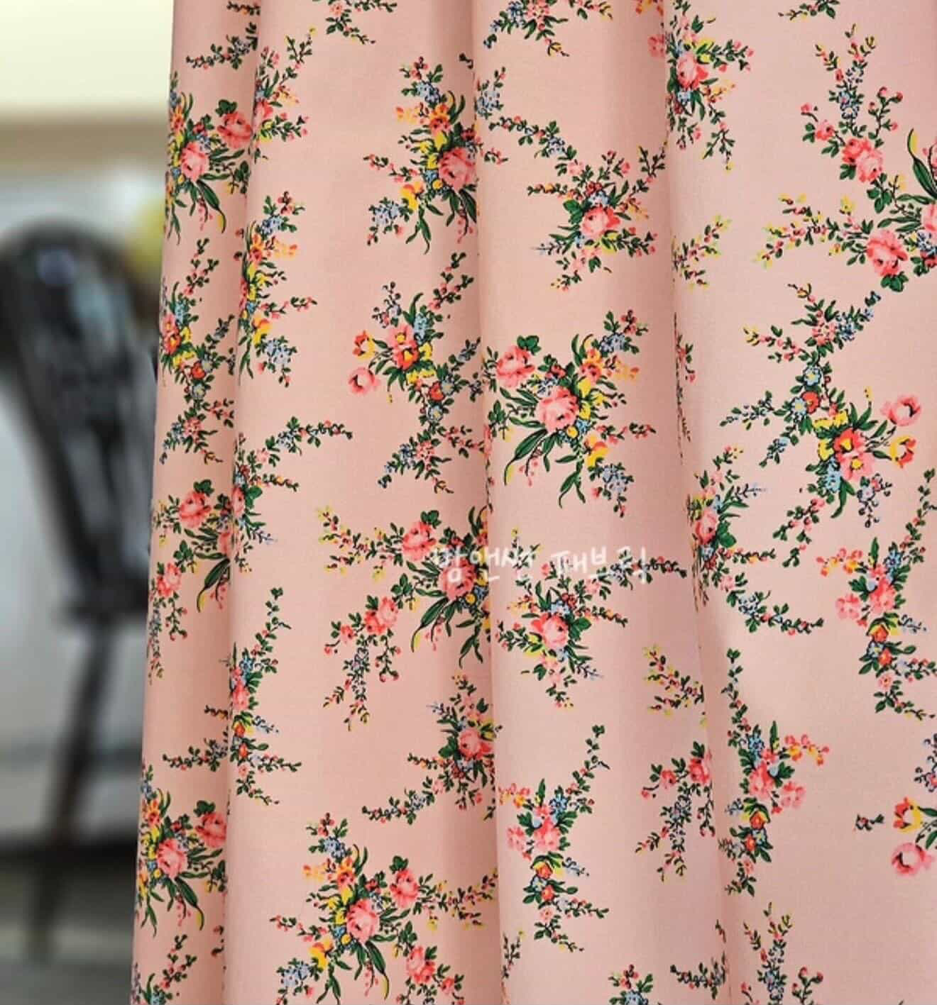 Momnson - April 2026 - Vintage Floral - Pink